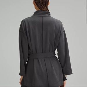 Lululemon Ribbed Softstreme Belted Wrap NWT size 4 Black